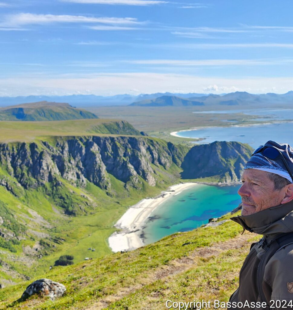 Vuorimaisema ja vettä